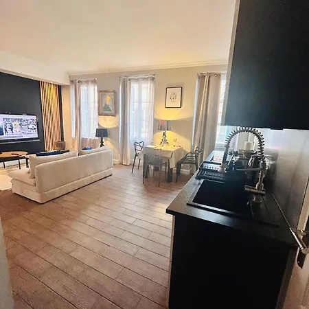 Cosy Centre אז'אקסיו